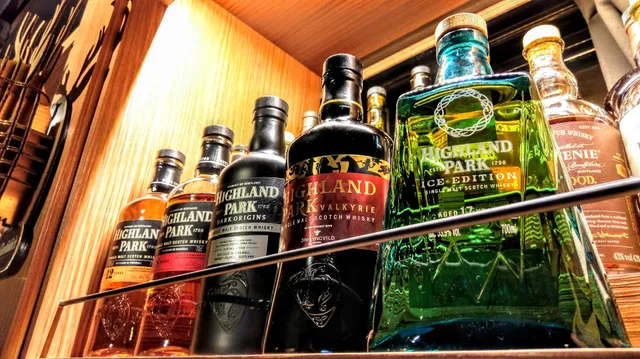 酒水年威士忌酒吧