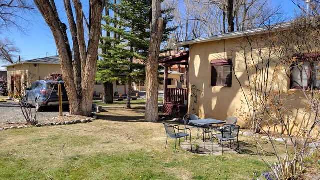 Taos Lodging