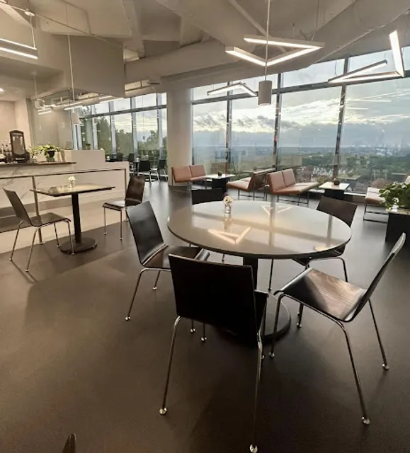 Lou's Skyline Deli & Cafe