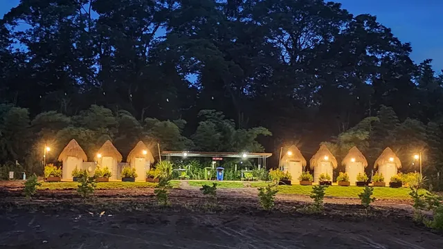 RiverHill KhaoYai Homestay & Camping