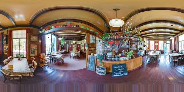 Village Cafe Warmolts