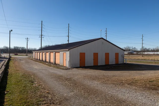 Mini Mall Storage - Cloverdale