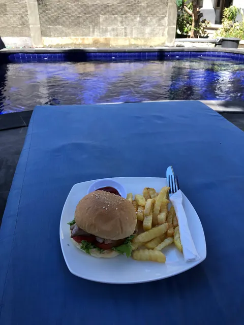 D'reborn Guest House & Warung