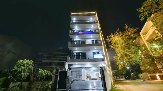 FabHotel Luxe 8 Stayz