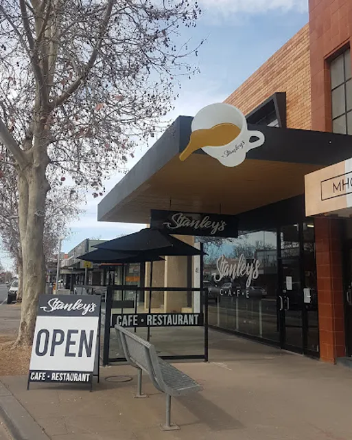 Stanley's Cafe / Restaurant