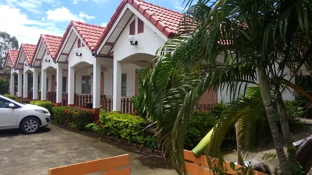 Phop Suk Resort Hotel