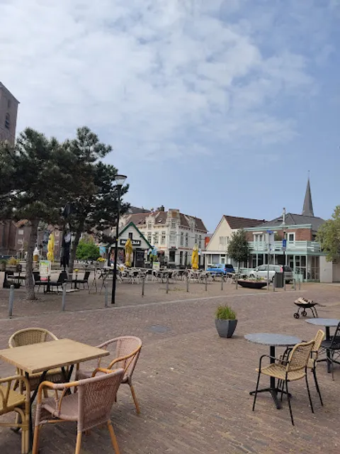 Snackbar Onder Den Toren