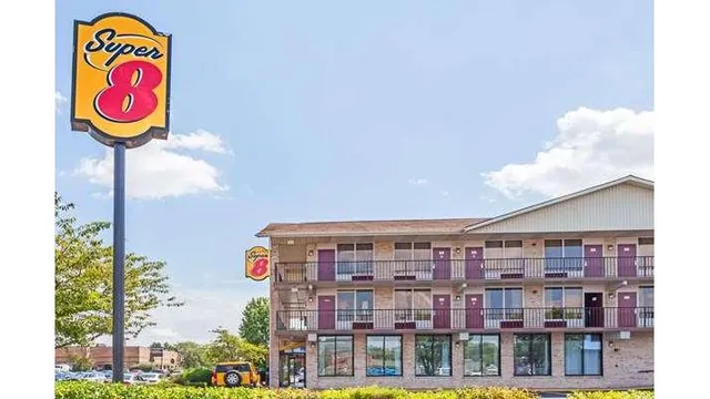 Super 8 by Wyndham Manassas