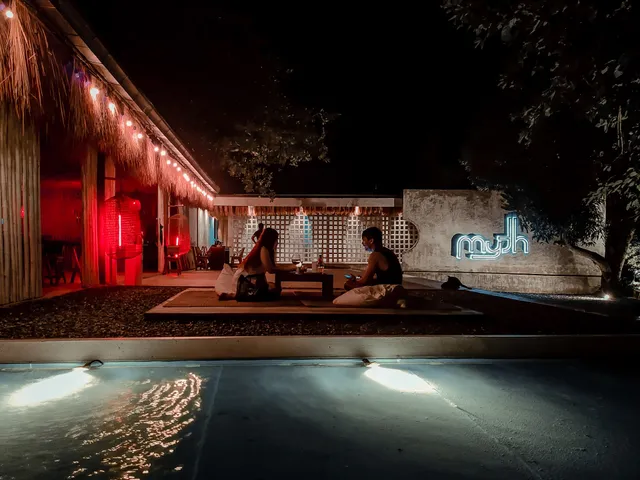 Myth Koh Larn resort bar and bistro