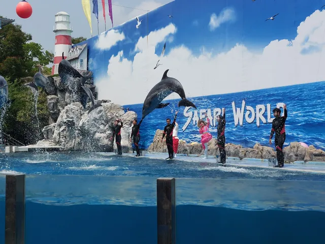 Tiger Den Safari Park Bangkok