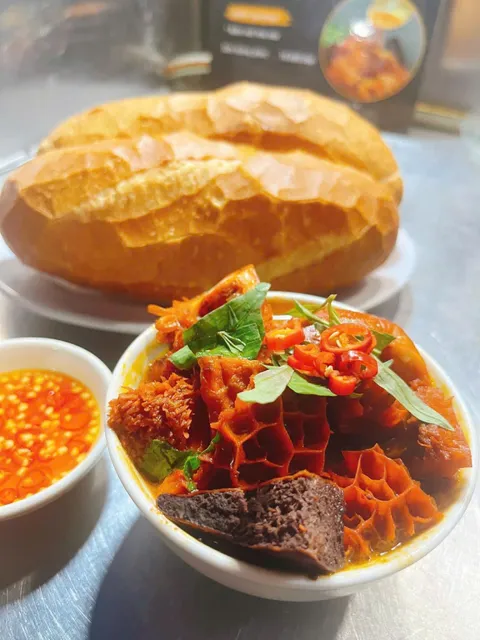 Lua Vietnamese Restaurant