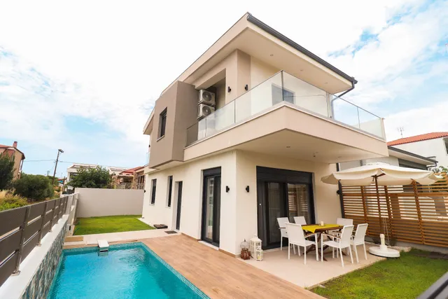 Luxurious Villa Nikiti