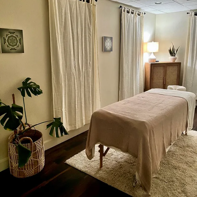 Little Oasis Massage Studio