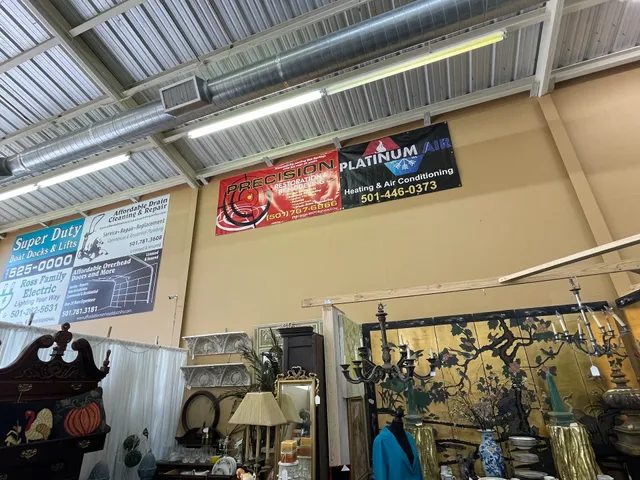 Airport Flea Market and Antiques