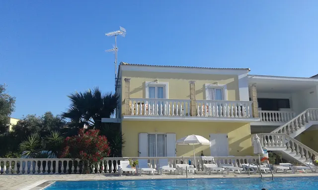 Zorbas Apartman, Hotel