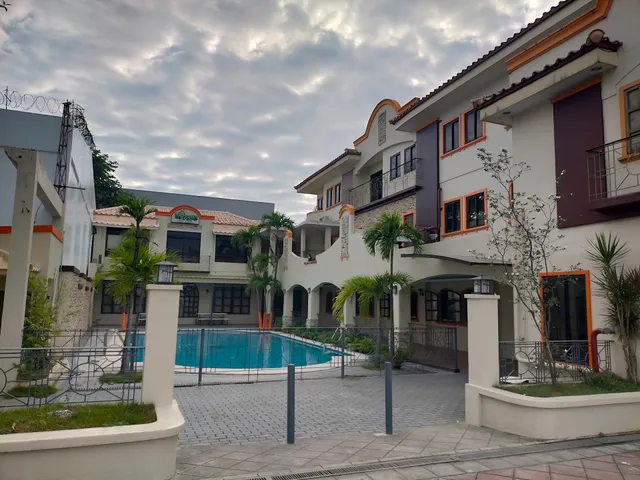 Ivory Hotel & Suites