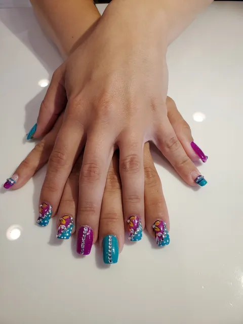 Bella Nails
