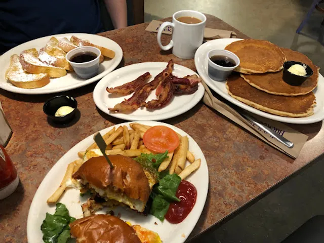 Huckleberry's Breakfast & Lunch