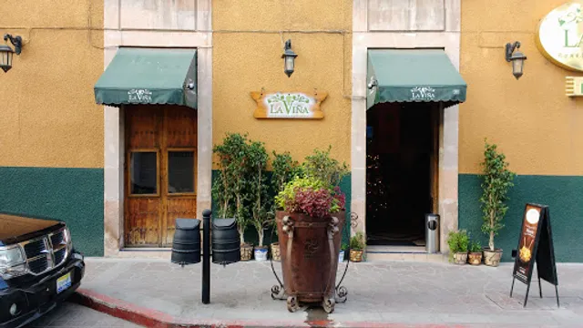 La Viña, Restaurant & Bar