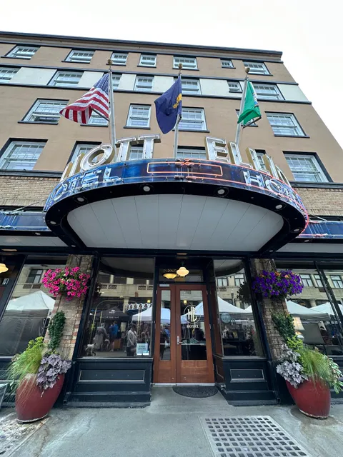 Astoria Sunday Market