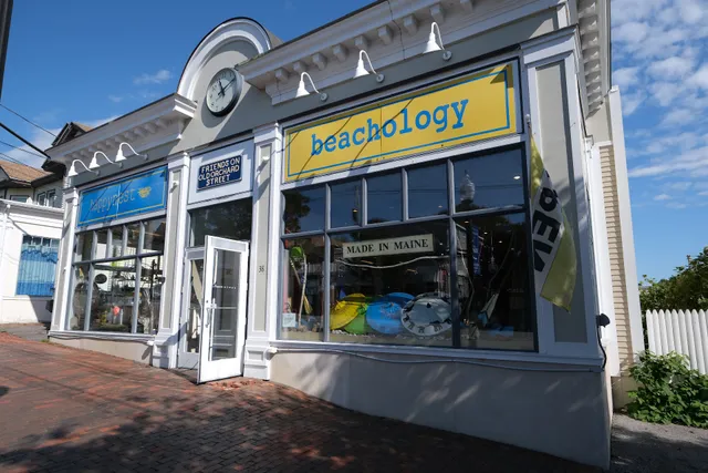 beachology & happynest