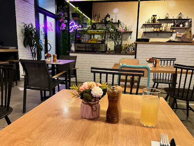 Joyce Café Restaurant