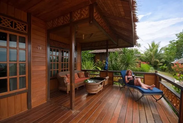 Living Colours Diving Resort