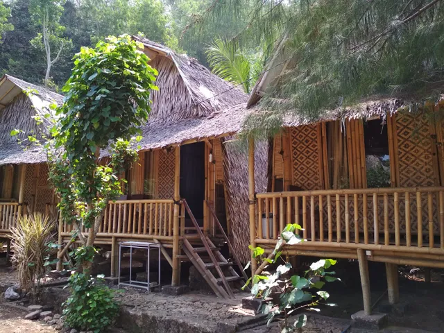 Penginapan Bambu Lengkung