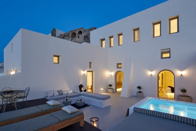 White & Co. La Torre Suites