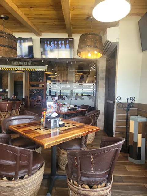 La Laguna Mariscos & Sushi