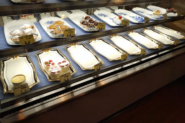 PÂTISSERIE LILAS (パティスリー リラ)