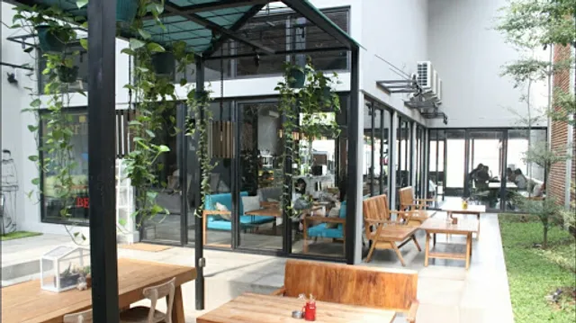 Gatherinc Bistro and Bakery