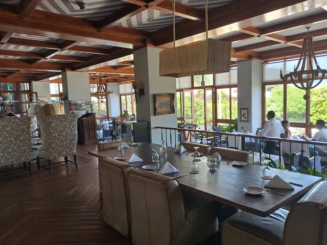 La Luz + Bar Restaurante