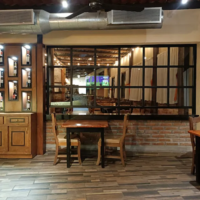 La Casita Restaurant Bar