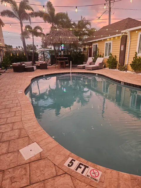 6 West Beach Cottages