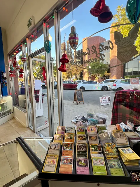 Cats and Comics Rescue