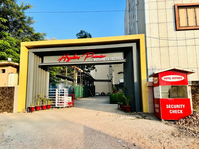 Hotel Hyphen Premier