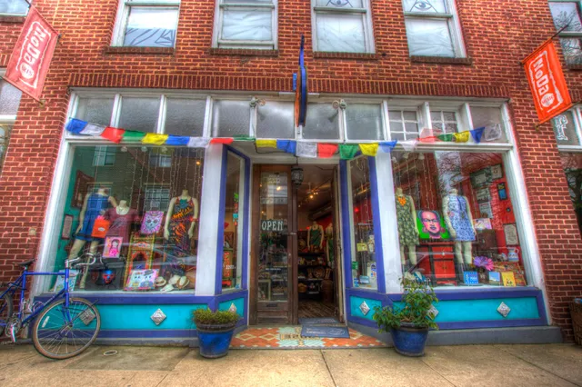 Pura Vida Worldly Art