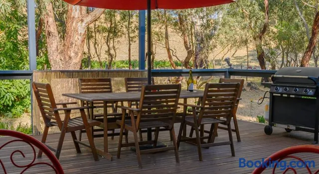 Friends At Mclaren Vale BnB & Tours