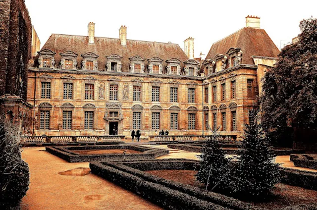 Hôtel Béthune-Sully