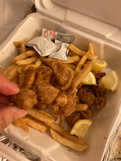 Luna's Dimaggio Italian Restaurant