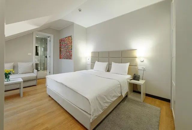 Lanterna Rooms City Center