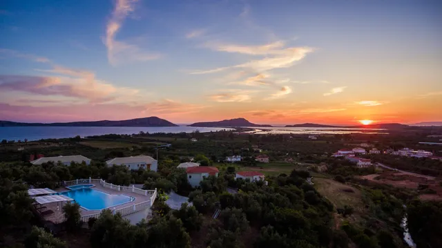 Thanos Village Gialova