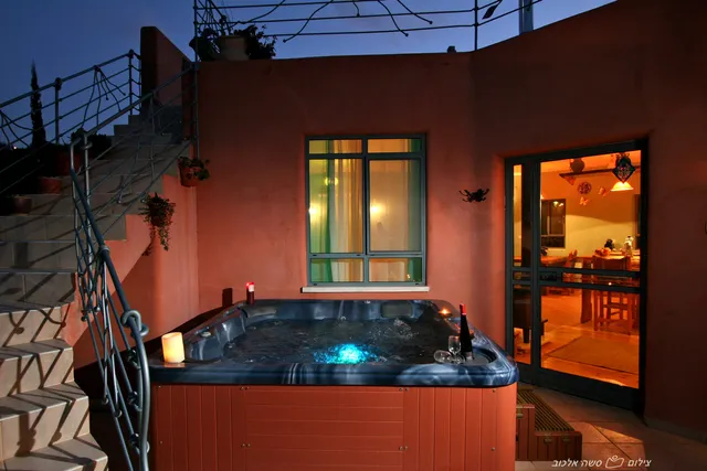 Emerald in the galili