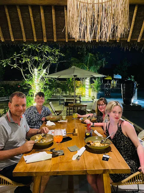 Urban Seaside restaurant & bar