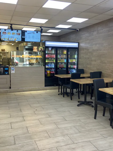 AU PETIT BONHEUR DORÉ