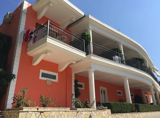 Villa Orange - Nikas Apartments
