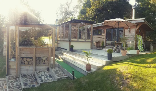 HOFNorthlew - Little HOF & HOF HUT - Book Direct