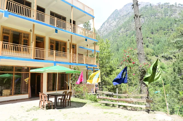 Great Himalayan Nature View Cottage and Resort