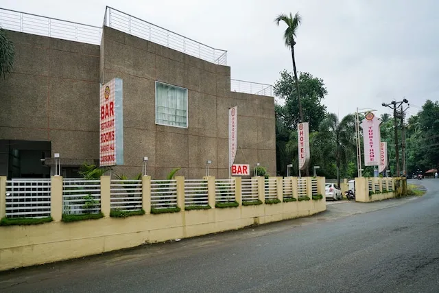 Super Townhouse Mookkannoor Tourist Home